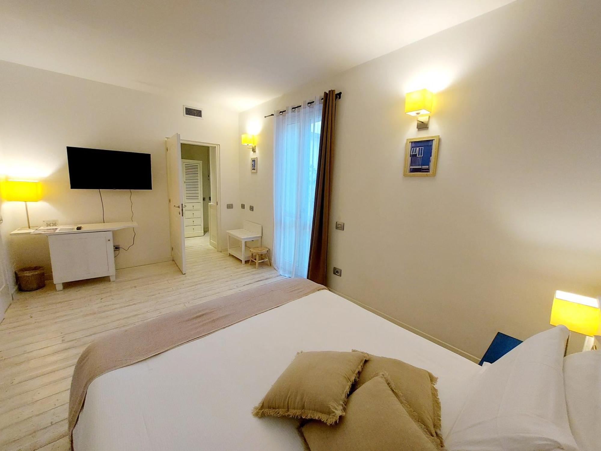 Hotel La Villa Del Mare Cagliari Bagian luar foto