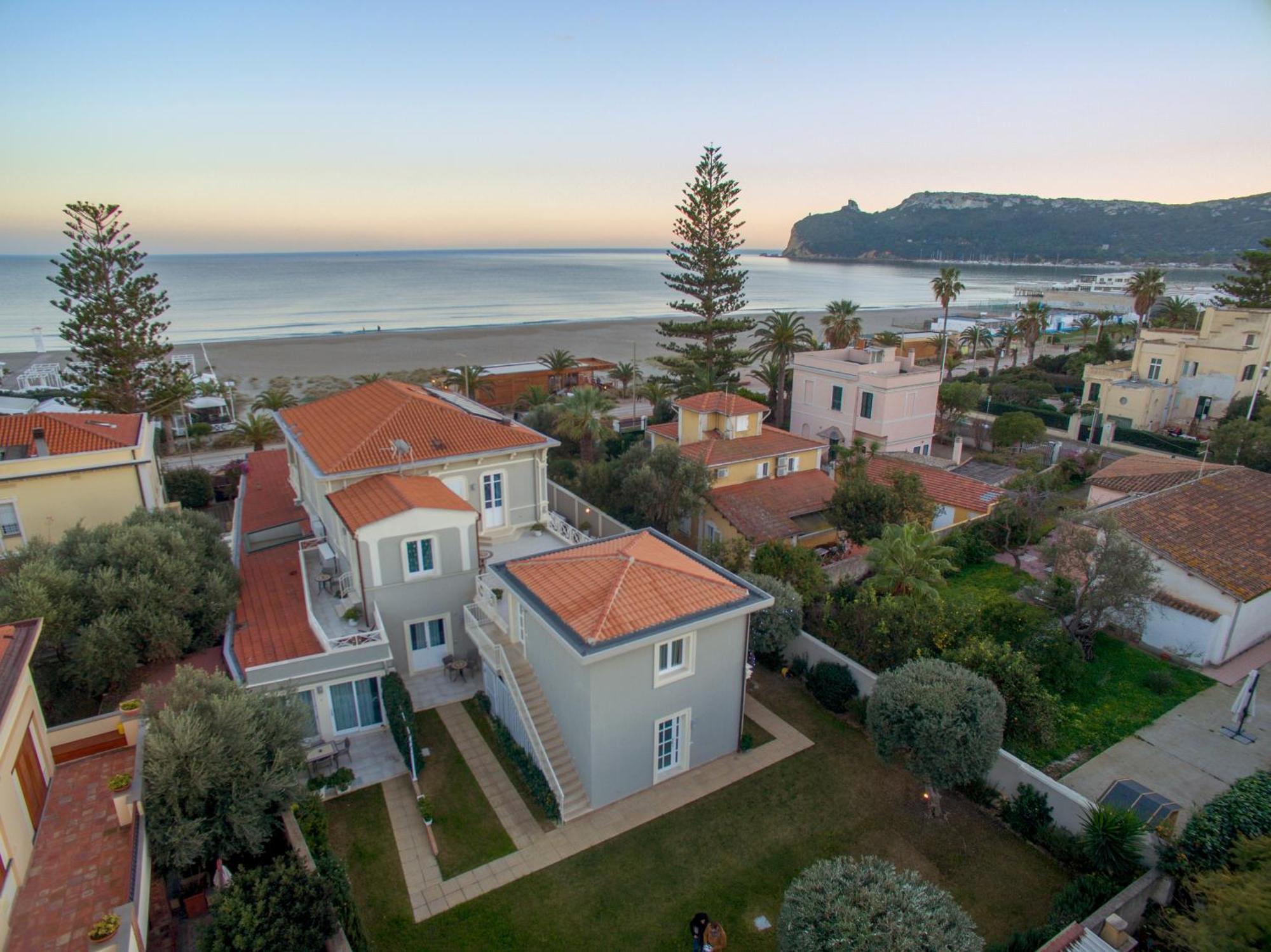 Hotel La Villa Del Mare Cagliari Bagian luar foto